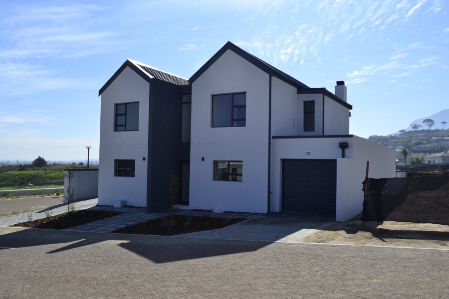 3 Bedroom Property for Sale in Mzuri Estate Western Cape